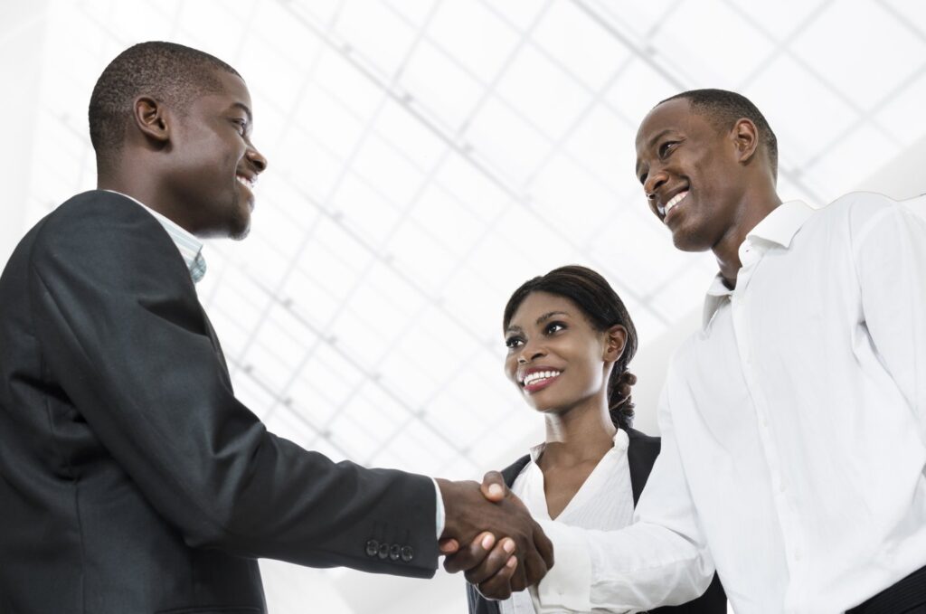 csm_photo_20220323_N050_AdobeStock_65593948_Three_african_business_people_handshake_403f66572f csm_photo_20220323_N050_AdobeStock_65593948_Three_african_business_people_handshake_403f66572f